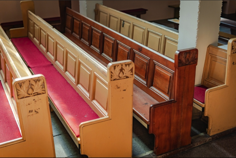 Renowacja ławek kościelnych